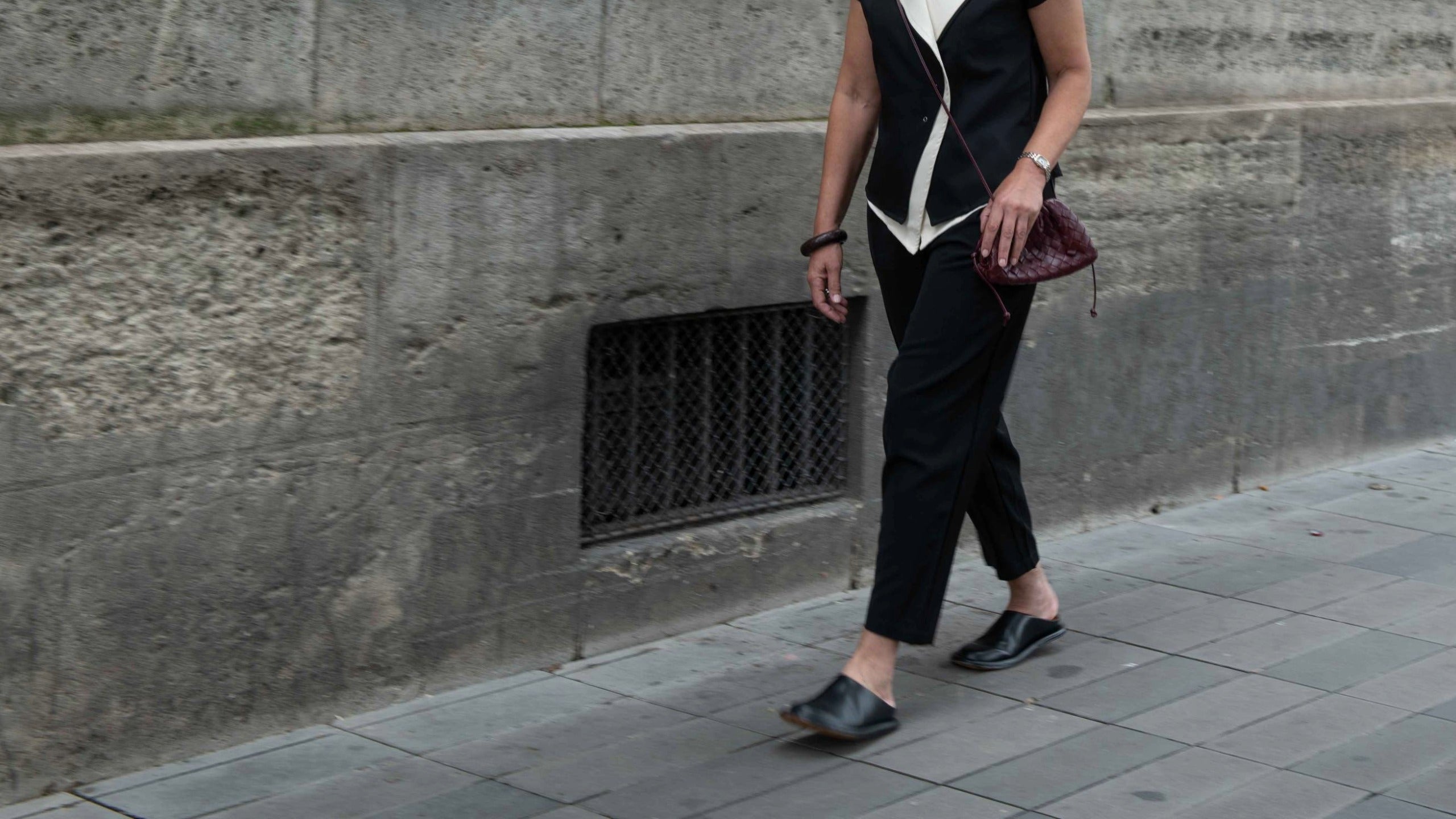 IKKHO trousers collection hero image featuring tailored tapered trousers designed for comfort, movement, and modern workwear